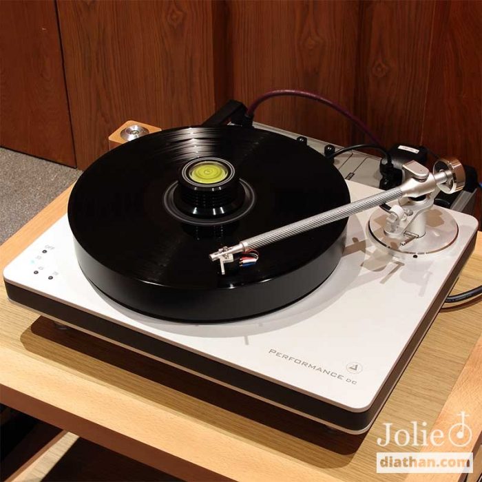 clear audio turntable, performance